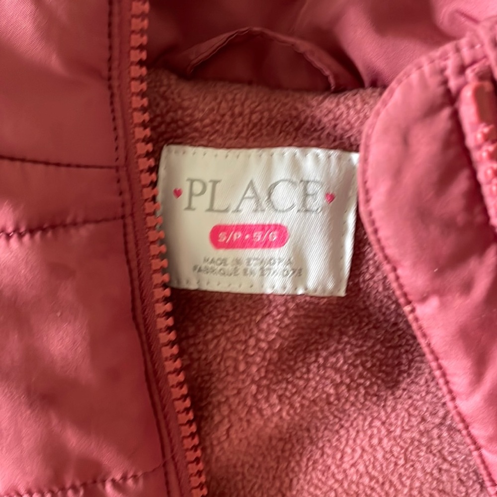 Girls size 5/6 childrens place puffer vest